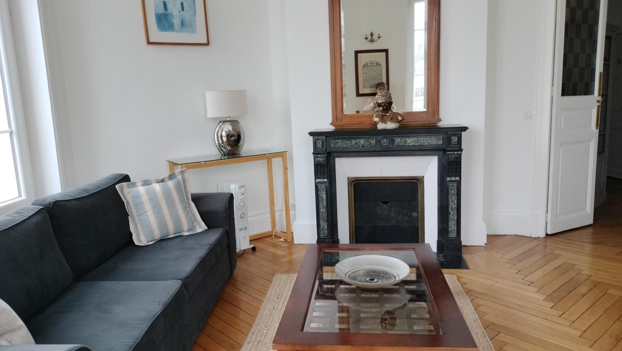 Appartement F3 Au Balcon De La Place Du Martroi Orléans Exteriör bild