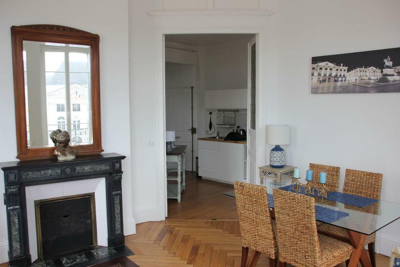 Appartement F3 Au Balcon De La Place Du Martroi Orléans Exteriör bild